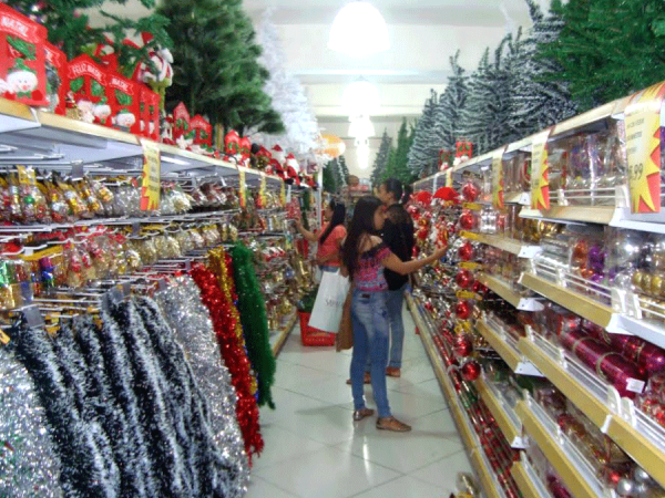 Sindicalistas  garantem que não vão negociar a abertura do comércio em horário especial de Natal, que normalmente começa no mês de novembrofoto - DouradosAgora