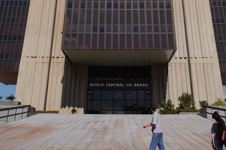 Boletim Focus,  com projeções econômicas, é divulgado às segundas-feiras pelo Banco Central  (Wilson Dias/Agência Brasil)