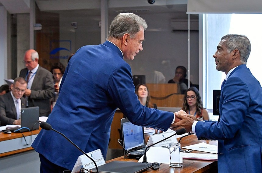 A proposta que isenta diabéticos, do senador Alvaro Dias (Pode-PR), à esquerda, tem o relatório favorável do senador Romário (Pode-RJ)Roque de Sá/Agência Senado