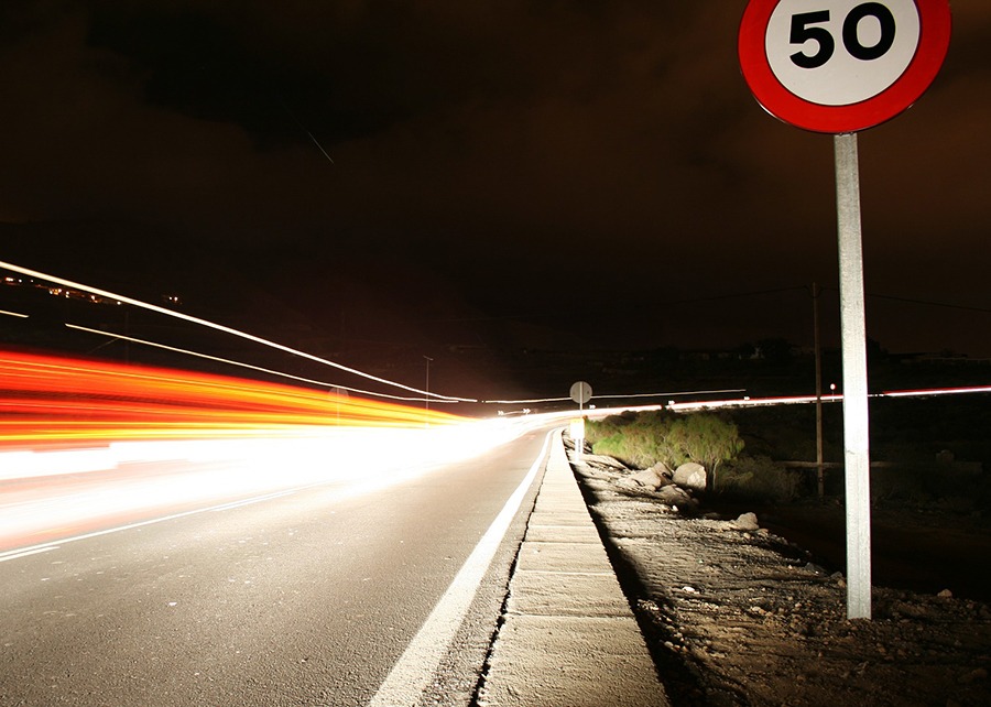 Mais de 90 países já fixam 50 km/h como limite em seus centros urbanos. Foto: Pixabay.com