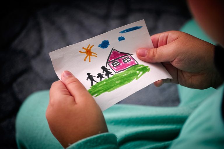 DepositphotosPela proposta, as crianças seriam acolhidas por famílias selecionadas ou instituições