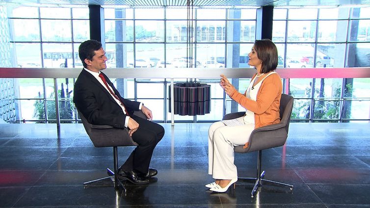 Ministro da Justiça, Sergio Moro, concede entrevista a Roseann Kennedy, na estreia do programa Impressões, na TV Brasil - Divulgação/TV Brasil