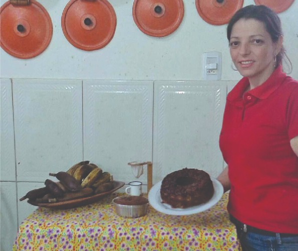 A empreendedora Juliana de Souza trabalha com extrativismo de produtos do cerrado (Foto: Arquivo pessoal)