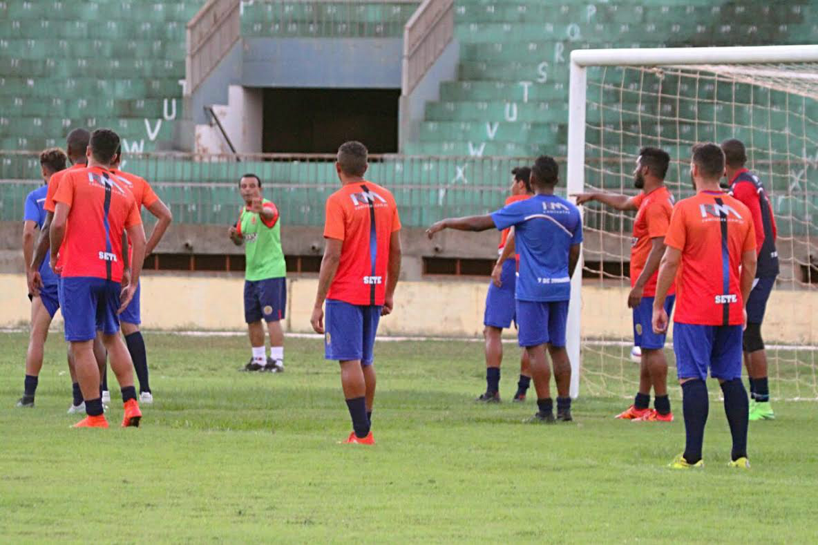 : Jogadores treinaram no Douradão nesta quarta e retorna ao estádio na sextaFoto: Franz Mendes