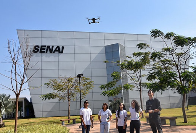  Senai de Campo Grande oferece o curso de piloto de drone com 16 vagas no total divididas em duas turmas com 8 vagas cada