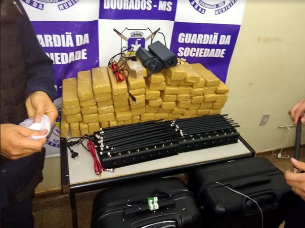 Guarda Municipal apreendeu drogas com passageiro na rodoviária de Douradosfoto - GM