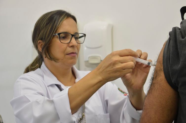 Vacinação - Rovena Rosa/Arquivo Agência Brasil