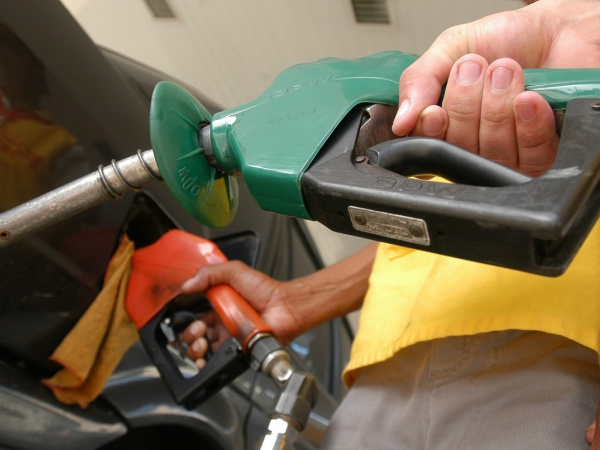 Preço de combustível varia até 8,3% em Dourados