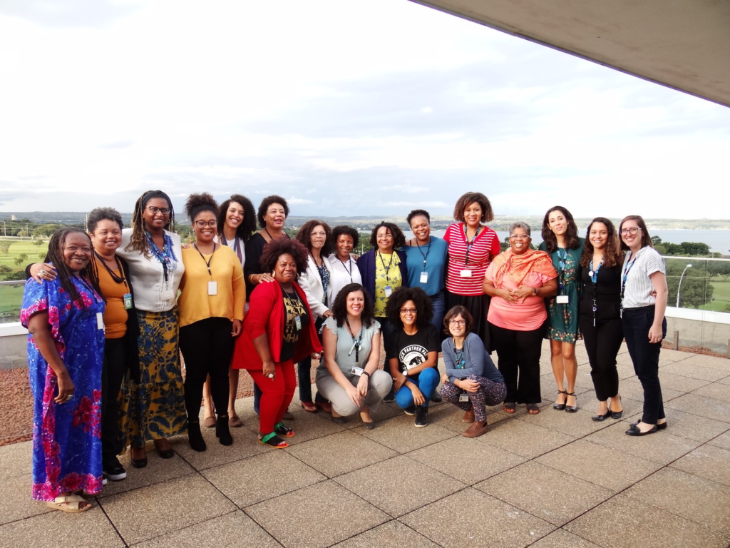  Comitê Mulheres Negras Rumo a um Planeta 50-50 em 2030 com parte da equipe da ONU Mulheres Brasil, em abril de 2019