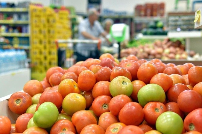 O produto que teve a maior elevação do mês foi o tomate,este produto mais do que dobrou de preços com 123,94%