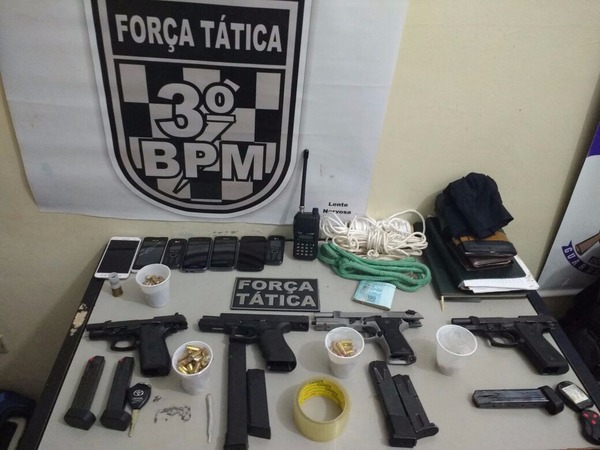 Armas e munições apreendidas pela PMfoto - Cido Costa/Douradosagora