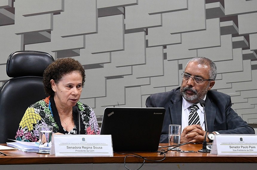 A senadora Regina Sousa (PT-PI), presidente da CDH, com o senador Paulo Paim (PT-RS): comissão debaterá alta taxa de homicídios de negrosEdilson Rodrigues/Agência Senado