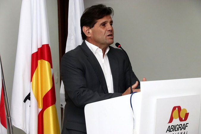 Presidente do Conselho Diretivo da Abigraf Nacional, o empresário Julião Flaves Gaúna