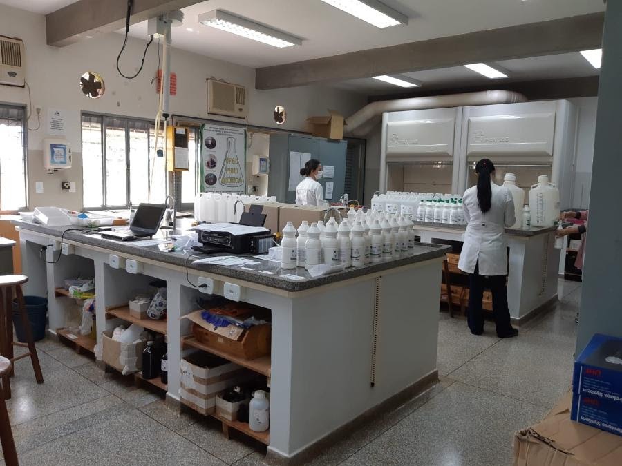 Laboratório de química da UFGD está produzindo álcool em gelFoto: UFGD