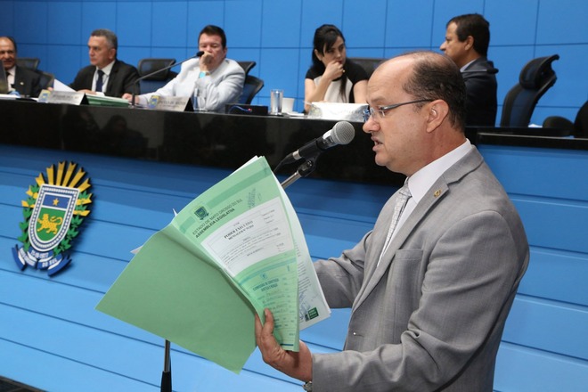 Deputado Barbosinha solicita ações para o município de Laguna Carapã e Campo Grande. Foto: Victor Chileno