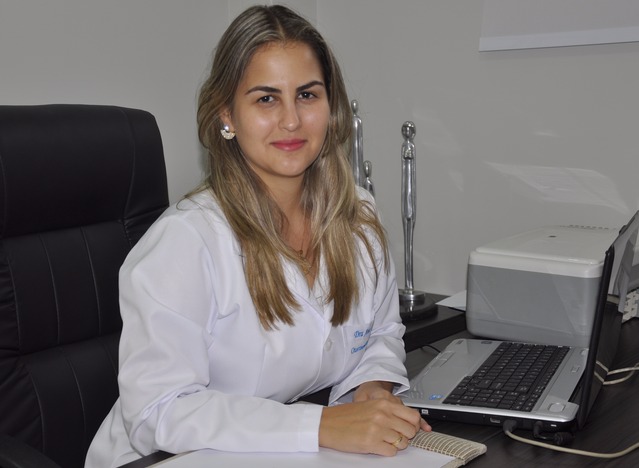 Ana Claudia Alves Zangirolami – Otorrinolaringologista - membro da Academia Brasileira de Otorrinolaringologia e Cirurgia Cérvico-Facialfoto - Hedio Fazan