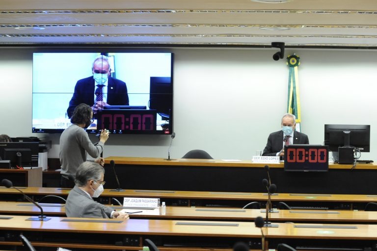 Gustavo Sales/Câmara dos DeputadosDeputado Edio Lopes sugere a revisão dos subsídios