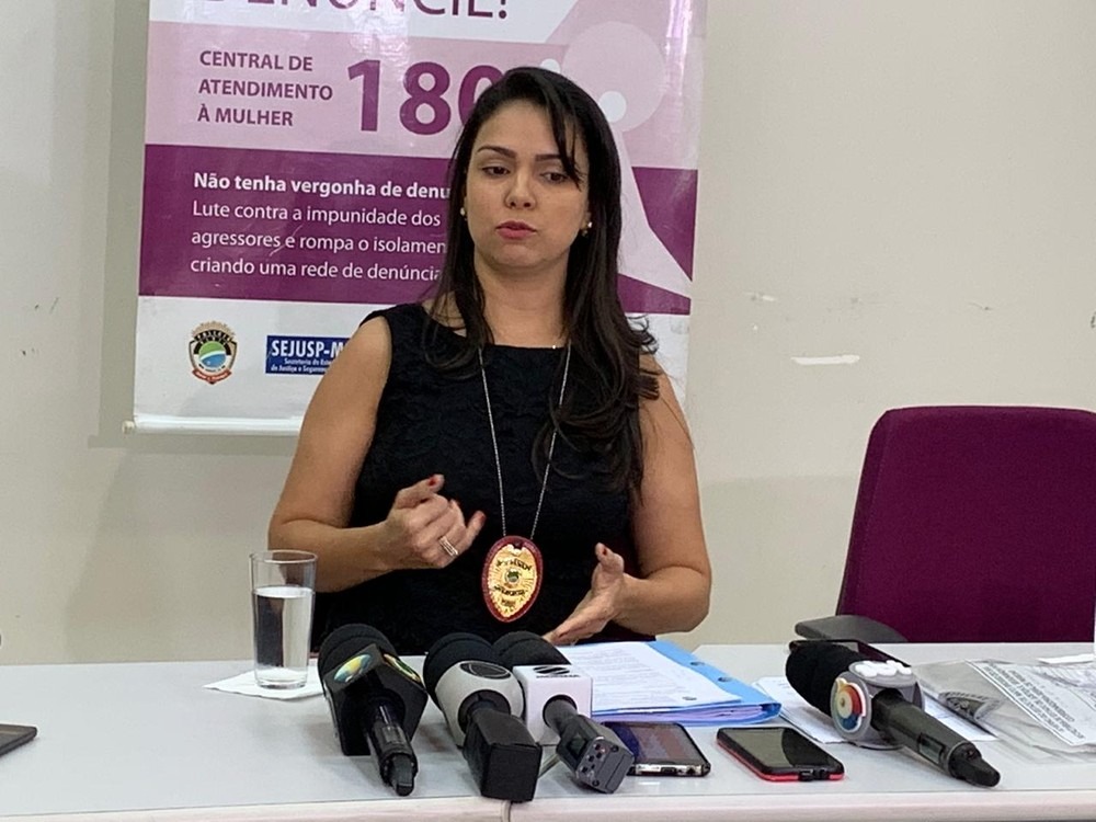 Delegada explicou detalhes do feminicídio envolvendo a merendeira em MS — Foto: Fábio Rodrigues/TV Morena